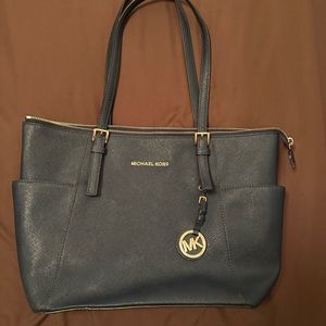 Michael Kors Jet Set Purse